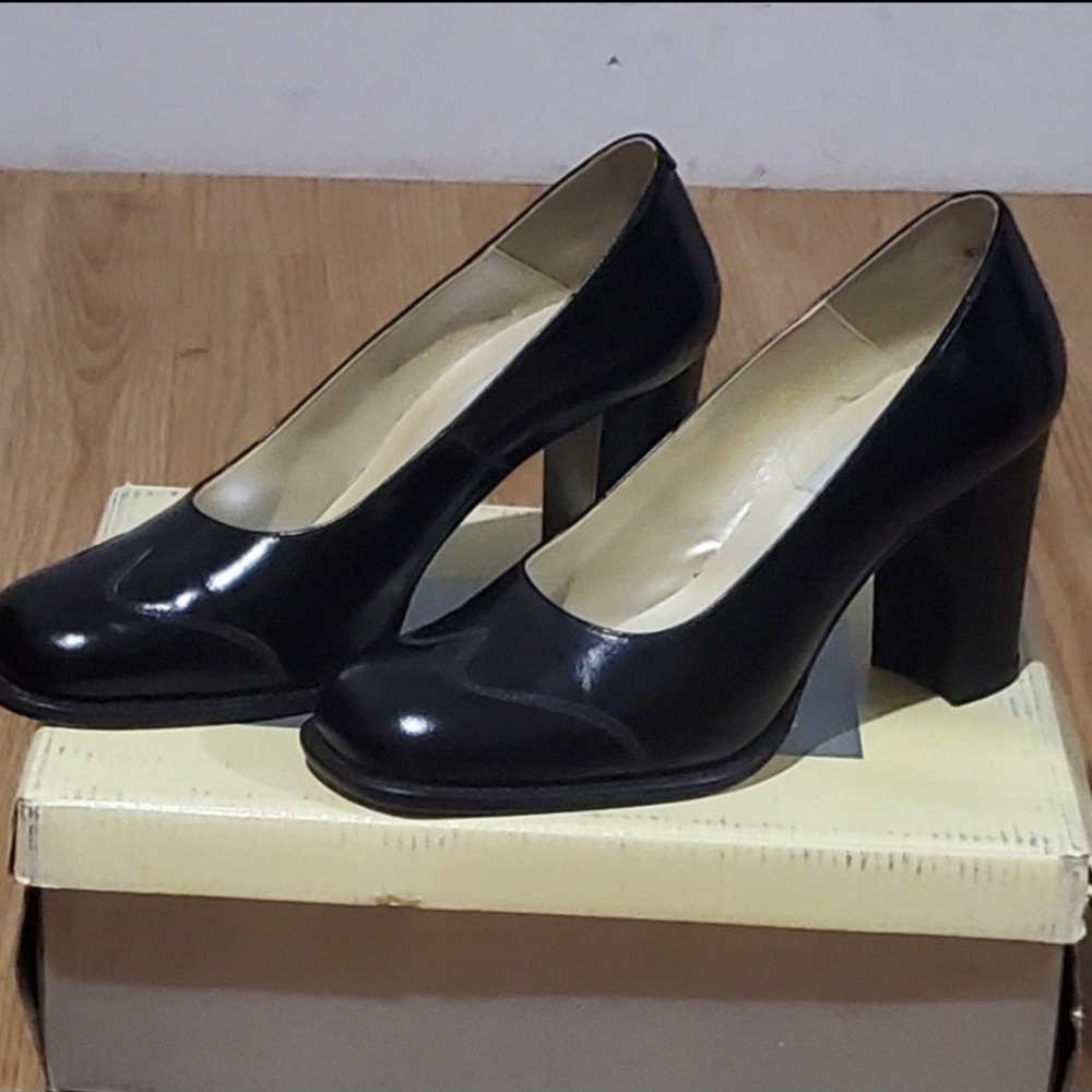 Vintage 9 & Co Black Chunky Heels